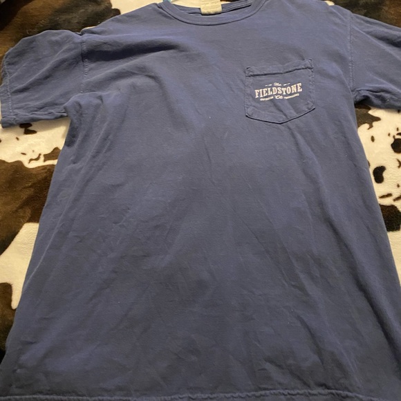 fieldstone t shirt!! bought brand new and only worn twice no stains just fuzz!! - Picture 2 of 2
